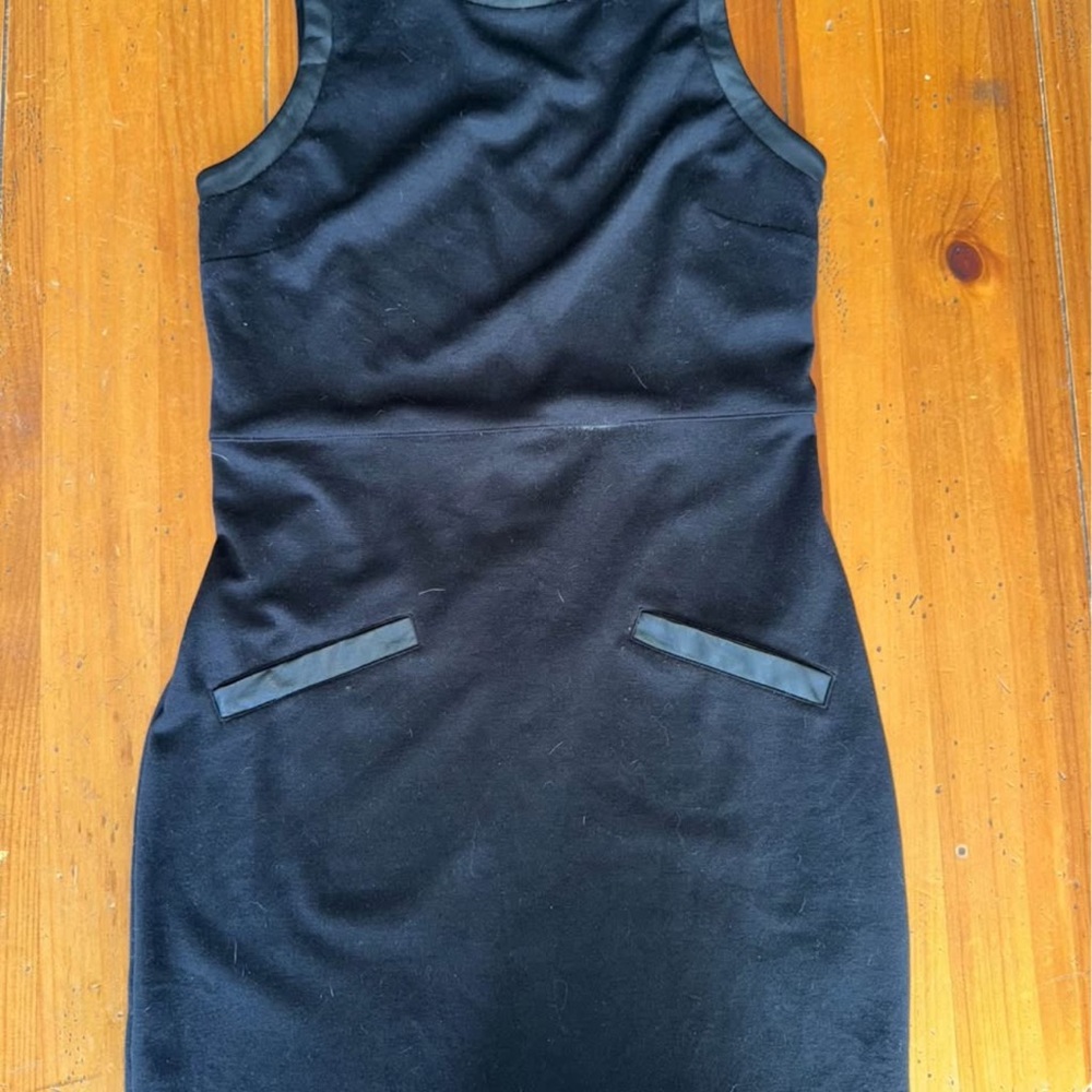 Elegant Black Sleeveless Dress